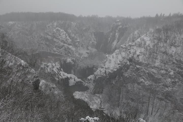 Frozen Plitvice Lakes: Private Winter Hiking Day Trip from Zagreb photo 4