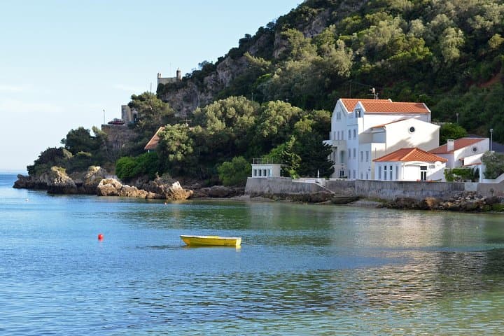 Full-Day Arrabida, Sesimbra & Setúbal Private Wine Tour from Lisbon