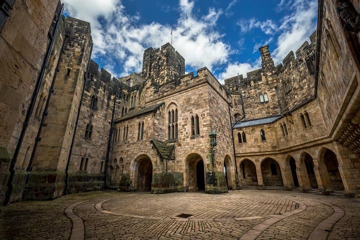 Alnwick Castle & Bamburgh Day Trip from Edinburgh: Harry Potter Filming Sites and Scottish Borders photo 6