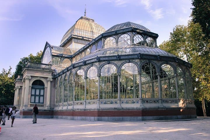 El Retiro Park Guided Walk and Tapas Tasting in Madrid photo 2