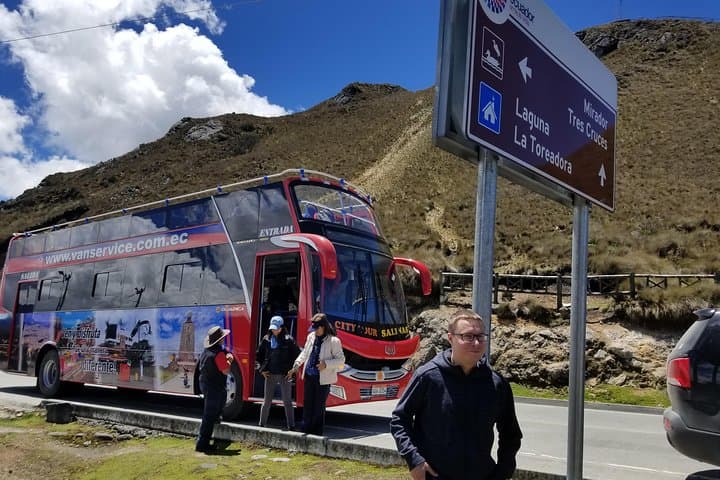 Cajas National Park Excursion from Cuenca: Toreadora Lagoon Walk & Double-Decker Bus photo 4