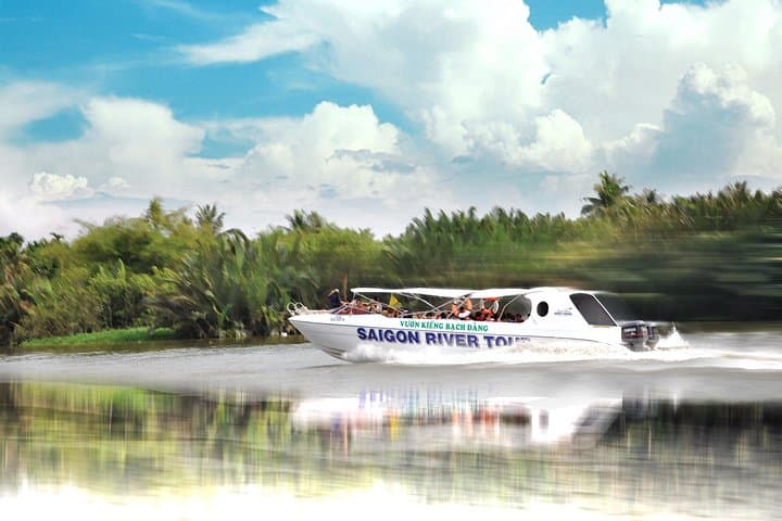 Saigon River Speedboat VIP Tour to Dragon (Snake) Floating Temple photo 6