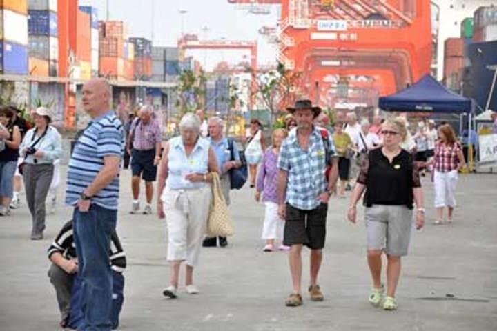 Sunset Walk Through Colombo Fort: Colonial Streets, Tea & Harbor Views photo 5