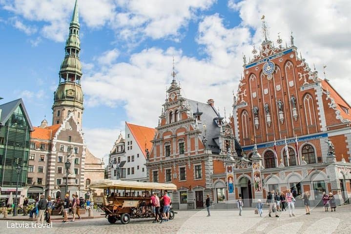 Riga Walking Tour: Guided Sightseeing Through Old Town, Art Nouveau & Central Market photo 2