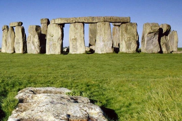Southampton Post-Cruise Transfer: Salisbury, Stonehenge & Windsor Day Tour photo 4