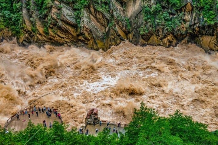 Private Lijiang Day Trip: Upper Tiger Leaping Gorge & Black Dragon Pool photo 5
