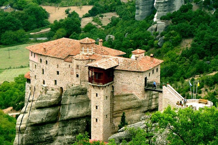 Private 3-Day Delphi, Meteora & Thermopylae Tour from Athens