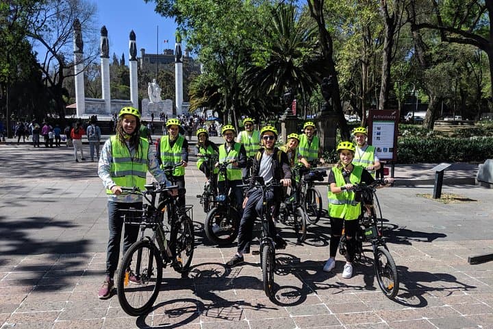 Mexico City E-Bike Highlights: Chapultepec, Reforma & Foodie Stops