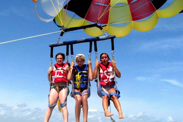 Soar Above Boracay: 15-Minute Parasailing Over White Beach photo 3