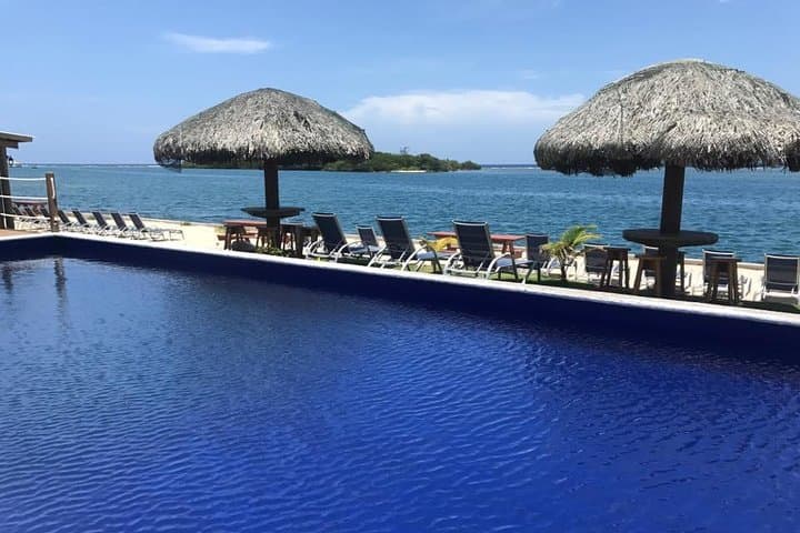 Roatan All-in-One Adventure: Zipline, Snorkel & Beach Shore Excursion photo 6