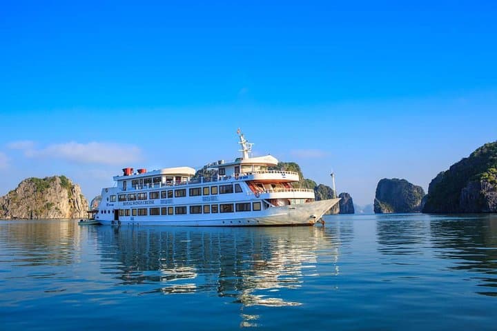 Halong Bay 2-Day Luxury Cruise: Lan Ha Bay Caves & Kayaking