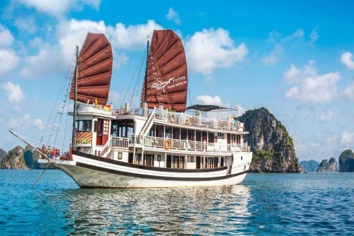 Halong Bay 3-Day Cruise: Swan 3-Star — Kayaking, Caves & Cooking