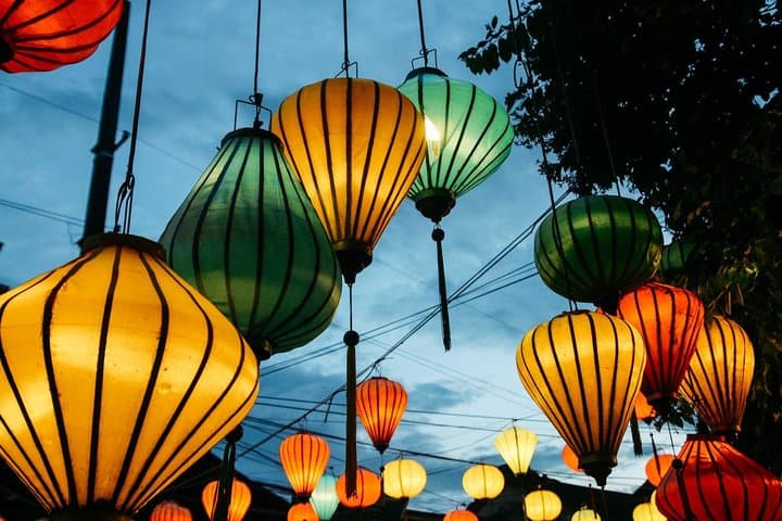 Tra Que Bike Tour & Hoi An Lantern Making Workshop: Cycling, Farming and Crafting in One Morning