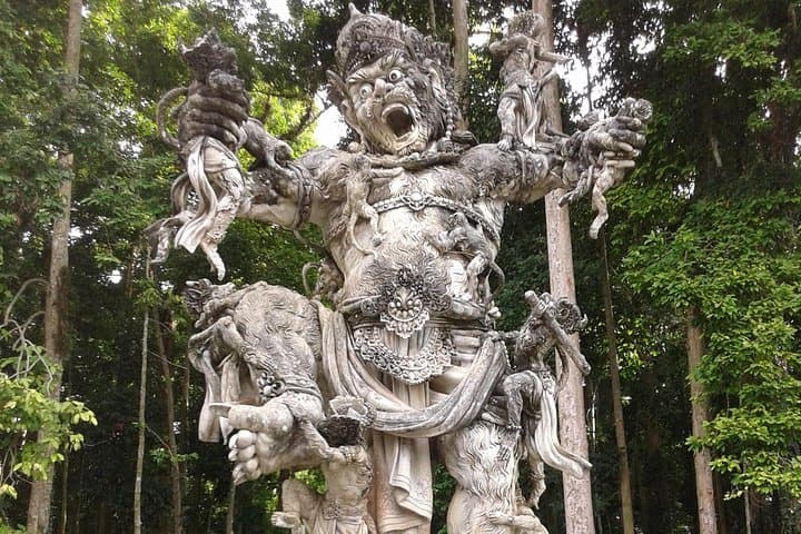Bali Art and Temples Tour: Ubud, Mas, Batuan & Tegenungan Waterfall photo 4