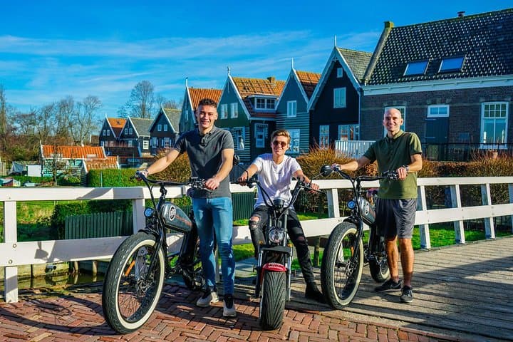 E-chopper Rental in Volendam — Cruise the Dutch Dikes and Lakeside Villages