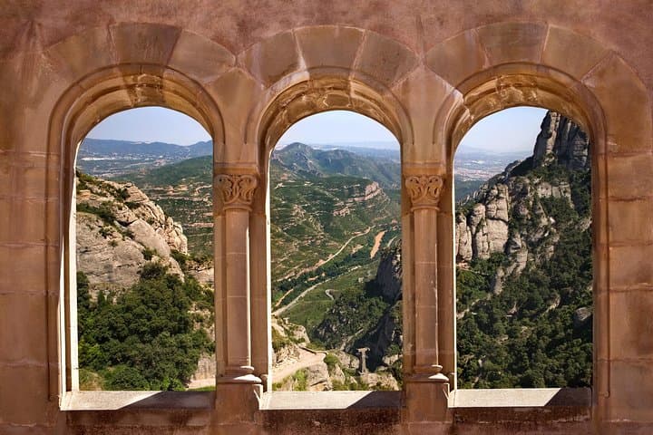 Barcelona & Montserrat: Full-Day Small-Group Tour with Skip-the-Line Tickets photo 6