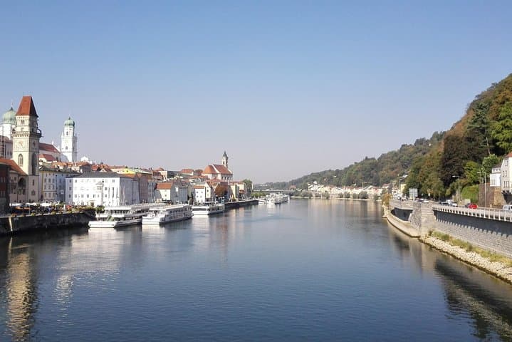 Passau Inn River Stroll: Baroque Views and Three-River Confluence photo 4