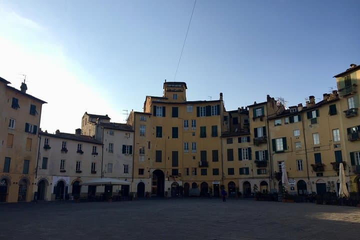 Lucca by Bike: Private 2-Hour Ride on the Renaissance Walls and Historic Center photo 2
