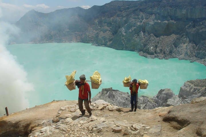 3-Day Tumpaksewu, Bromo & Ijen Blue Fire Adventure — East Java Waterfall to Crater Trek photo 4