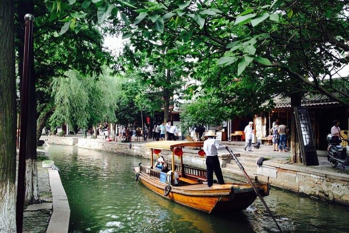 Zhujiajiao Water Town: Private Shanghai Shore Excursion with Lunch