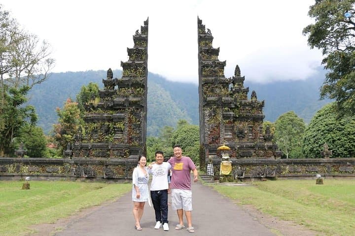 Bali Instagram Day Tour: Handara Gate, Twin Lakes, Waterfall & Ulun Danu photo 4