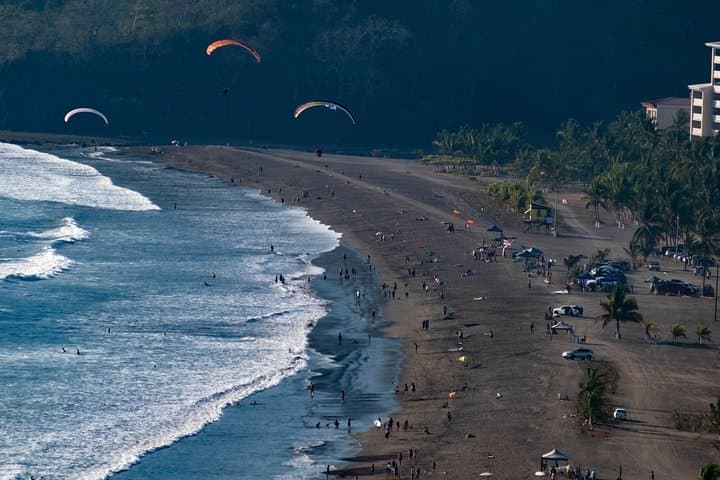 Paragliding Tandem Flight from Jacó — 1,500 ft and Up Over Las Terrazas photo 3