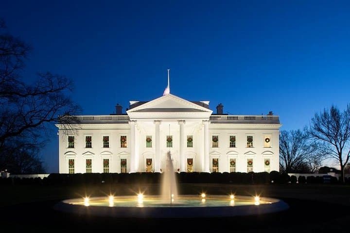 Moonlight Tour of Washington DC — Night Van Sightseeing of Monuments & Memorials photo 3