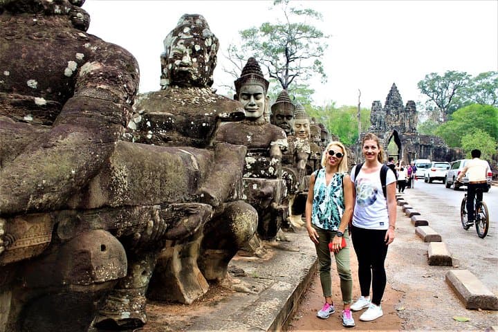 Angkor Wat Sunrise & Tonle Sap: 2.5-Day Temples and Lake Tour photo 6