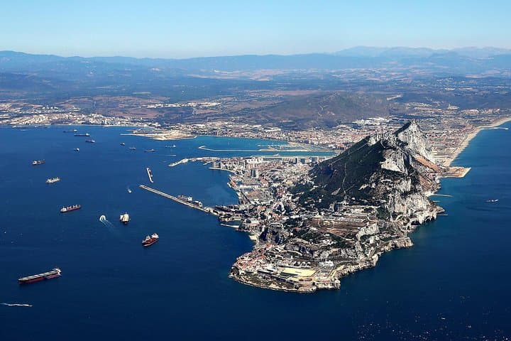 Gibraltar Express Shopping Day Trip from Costa del Sol photo 2