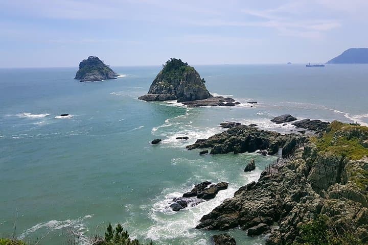 Full-Day Busan Coastal Highlights: Haedong Yonggungsa, Oryukdo Skywalk & Haeundae photo 4