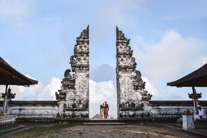 Lempuyang Temple Tour: Gate of Heaven, Taman Ujung, Tirta Gangga & Virgin Beach (8‑Hour) photo 2