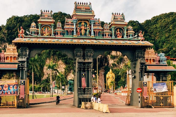 Private Batu Caves Tour from Kuala Lumpur — Local Guide & Skip-the-Buses Experience photo 3