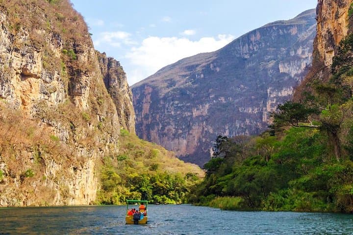 Chiapas to Mérida: 6-Day Maya Adventure Through Canyons, Waterfalls & Ruins photo 5