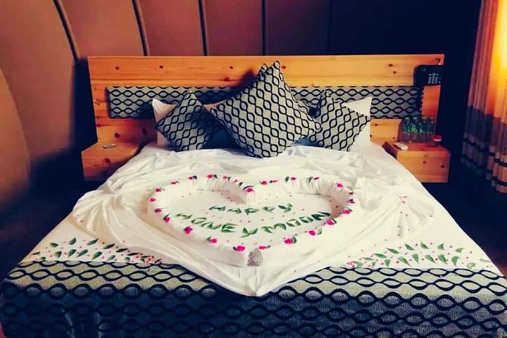 3-Day Honeymoon Glamping & Yala Safari at Leopard Nest photo 3