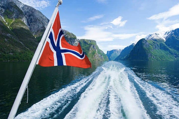 Mostraumen Fjord Cruise from Bergen: A 3.5-Hour Catamaran Journey into Osterfjord