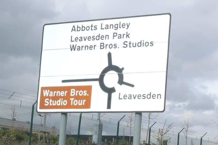 Private Round-Trip Transfer from London to Warner Bros. Studio Leavesden — Practical Visitor Guide photo 2