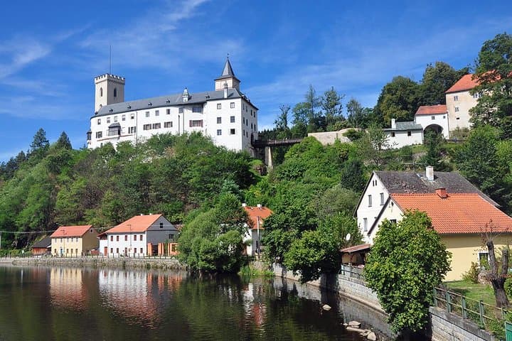 South Bohemia Day Trips from Cesky Krumlov — Dívčí Kámen, Holašovice & Hluboká photo 5