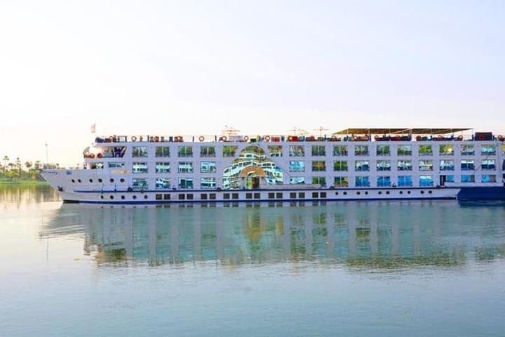 6-Day Nile Cruise from Aswan: Philae, Luxor Balloon & Giza Pyramids