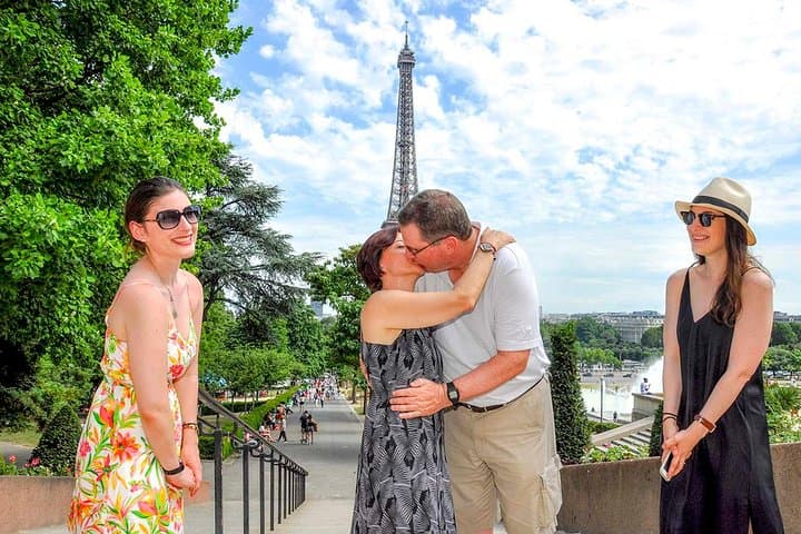 How to Propose in Paris: Private Walking Proposal with a Professional Photographer photo 2