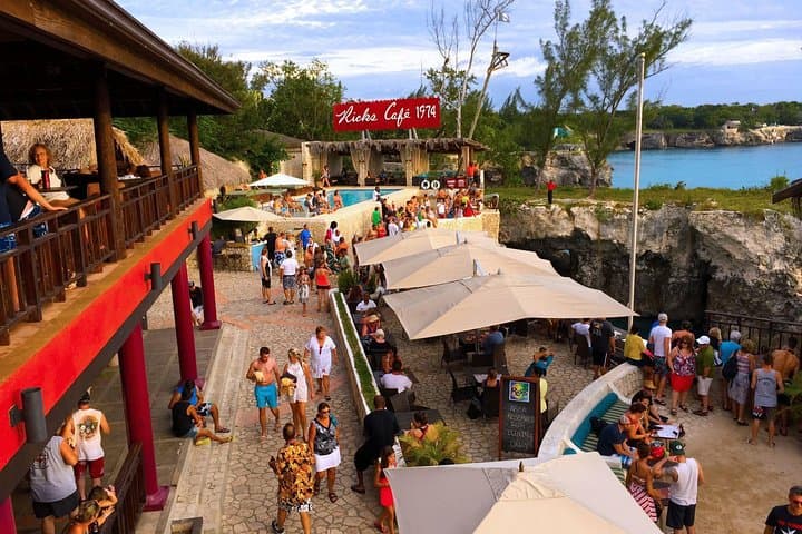 Explore Negril's Iconic Seven Mile Beach & Rick's Café photo 2