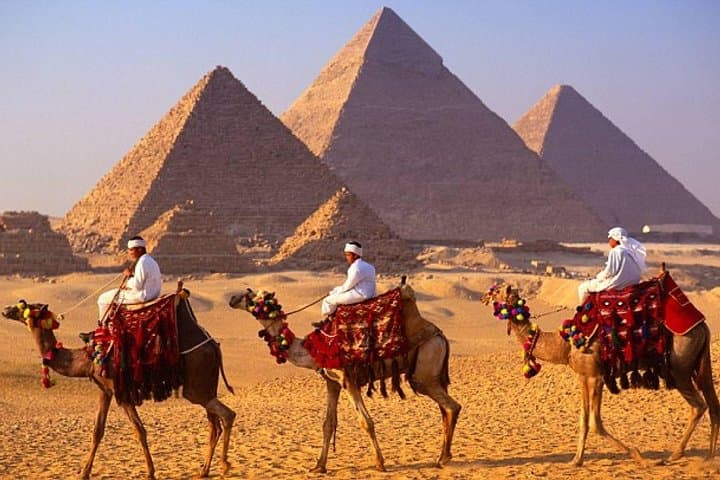 Private 2-Hour Camel Ride at the Giza Pyramids — Sunrise & Sunset Experience photo 5