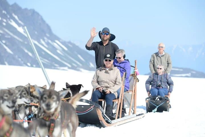 Helicopter Glacier Dogsled Tour with Lower Knik Glacier Landing (Anchorage Area) photo 2