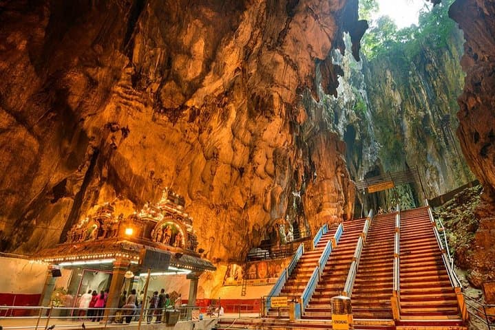 Batu Caves Temple Tour: 272 Steps, Limestone Caves & Cultural Highlights photo 4
