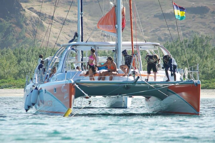 Full-Day Ilot Gabriel Catamaran Cruise from Grand Baie, Mauritius photo 6