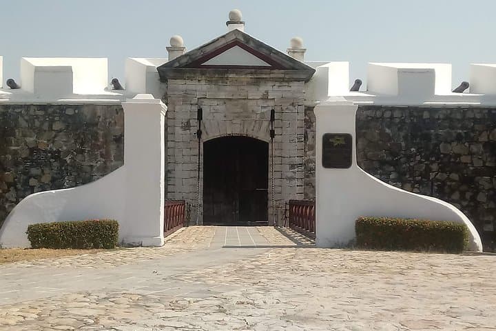 Acapulco Historical Tour & La Quebrada Cliff Divers Experience photo 3