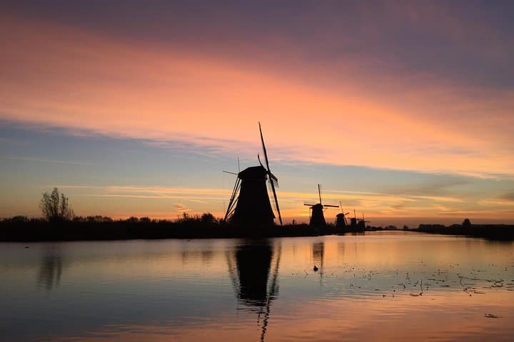 Kinderdijk Photography Tour — Windmills, Waterways & Cheese Tasting photo 6