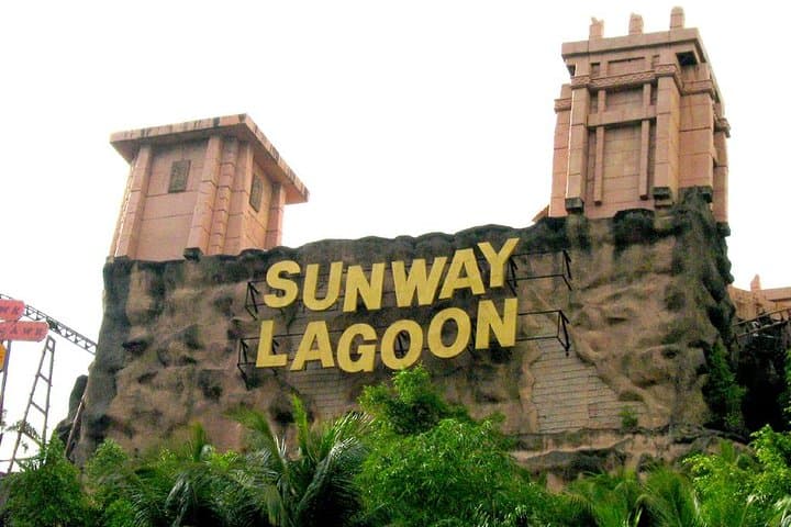 Sunway Lagoon Theme Park Day Trip — Water Rides, Thrills & Wildlife in Petaling Jaya