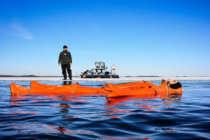Redrib Ice Experience: Hovercraft & Ice-Breaker Adventure in Helsinki Archipelago photo 2