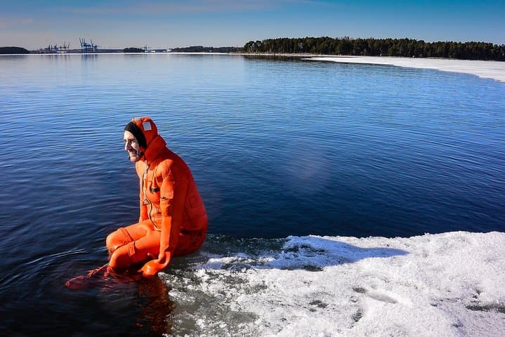 Redrib Ice Experience: Hovercraft & Ice-Breaker Adventure in Helsinki Archipelago photo 4