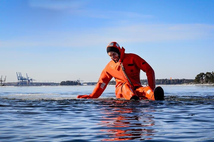 Redrib Ice Experience: Hovercraft & Ice-Breaker Adventure in Helsinki Archipelago photo 5